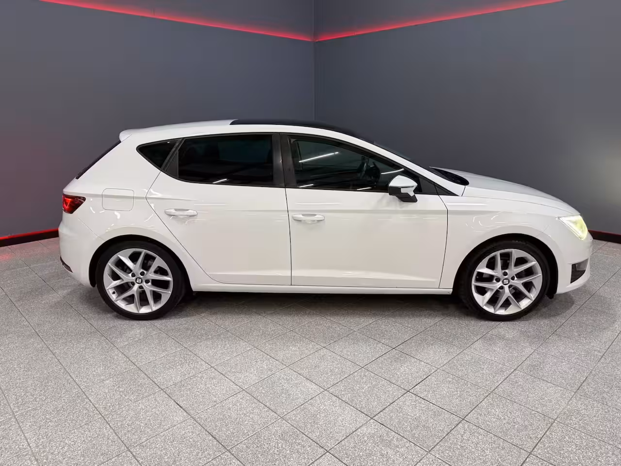 Seat Leon 1.4 TSI FR Dynamic Panoramadak Trekhaak camera
