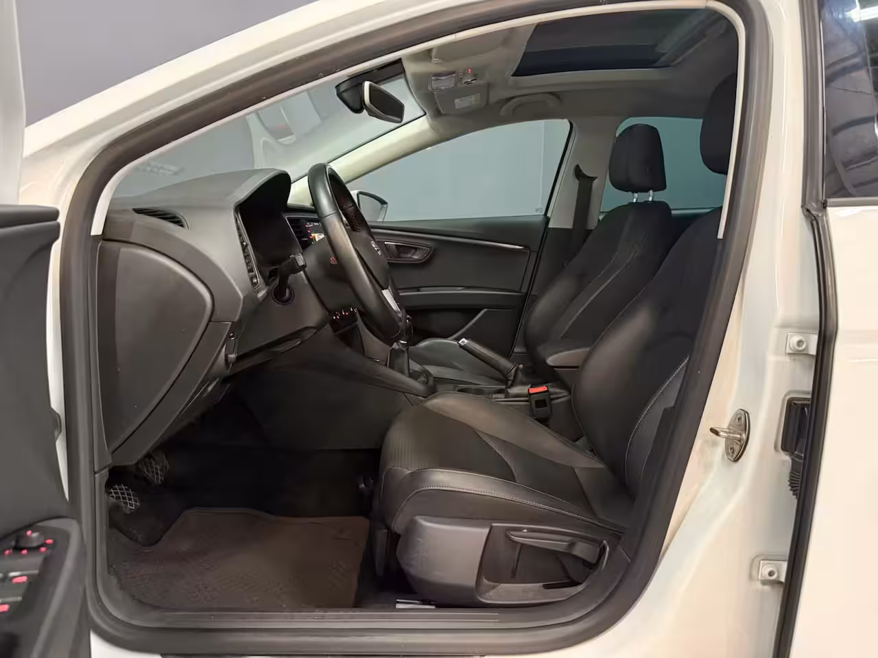 Seat Leon 1.4 TSI FR Dynamic Panoramadak Trekhaak camera