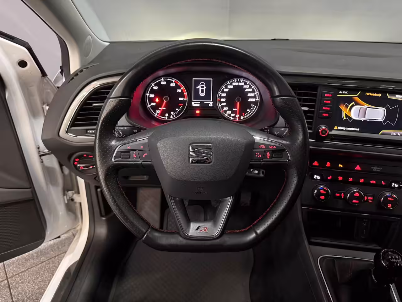 Seat Leon 1.4 TSI FR Dynamic Panoramadak Trekhaak camera