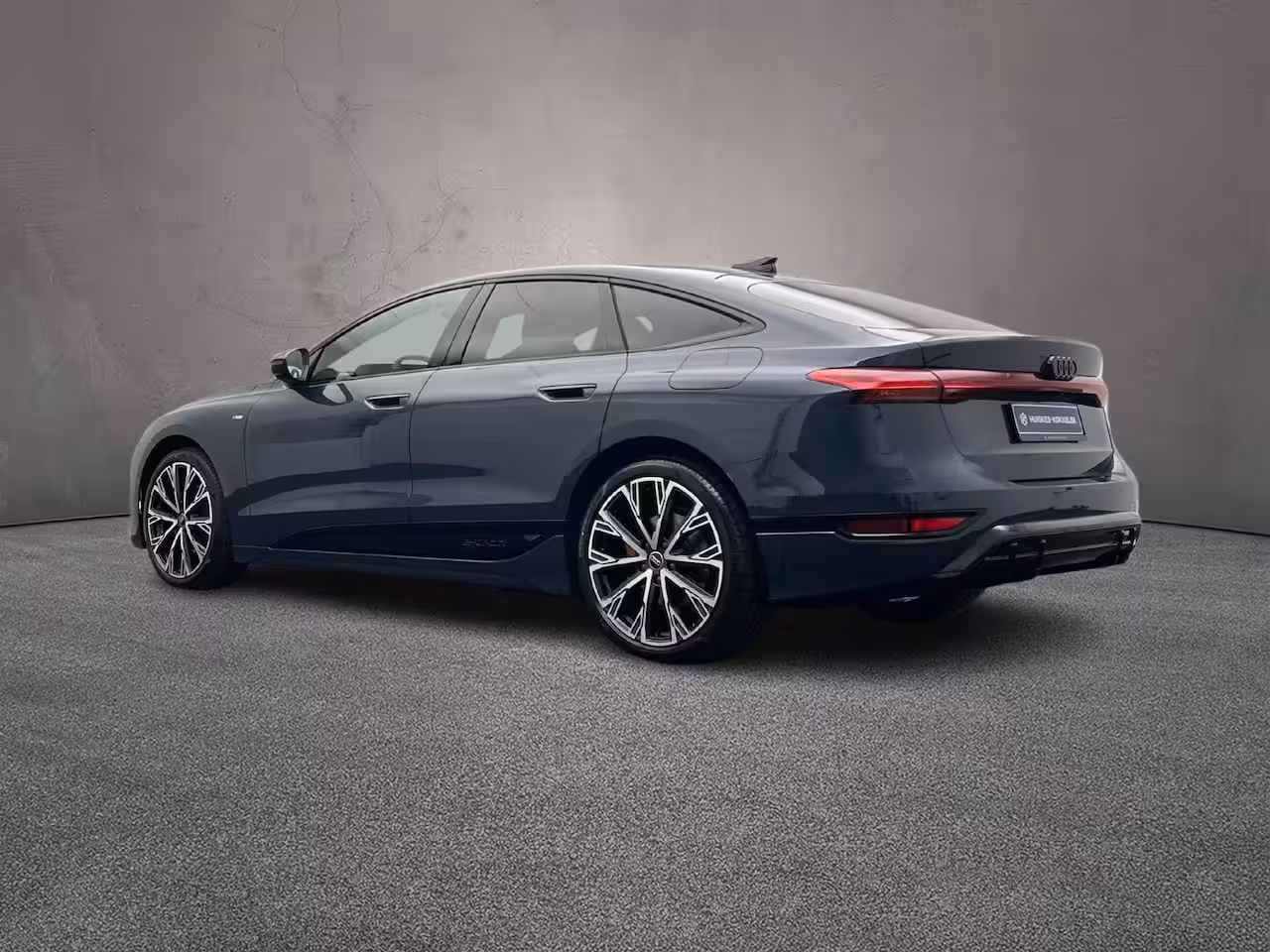 Audi A6 Sportback e-tron e-tron 286pk S edition - Zwart Optiek- Rode Remzadels -Privacy glas