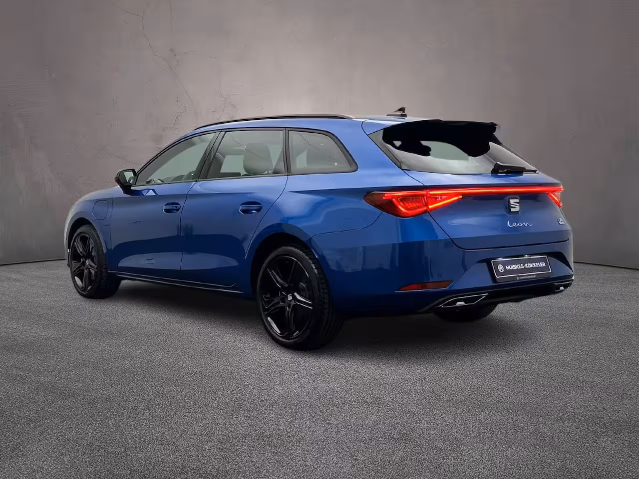 Seat Leon Sportstourer 1.5 TSI eHybrid 204pk FR Business - eHybrid €540, - private lease actie
