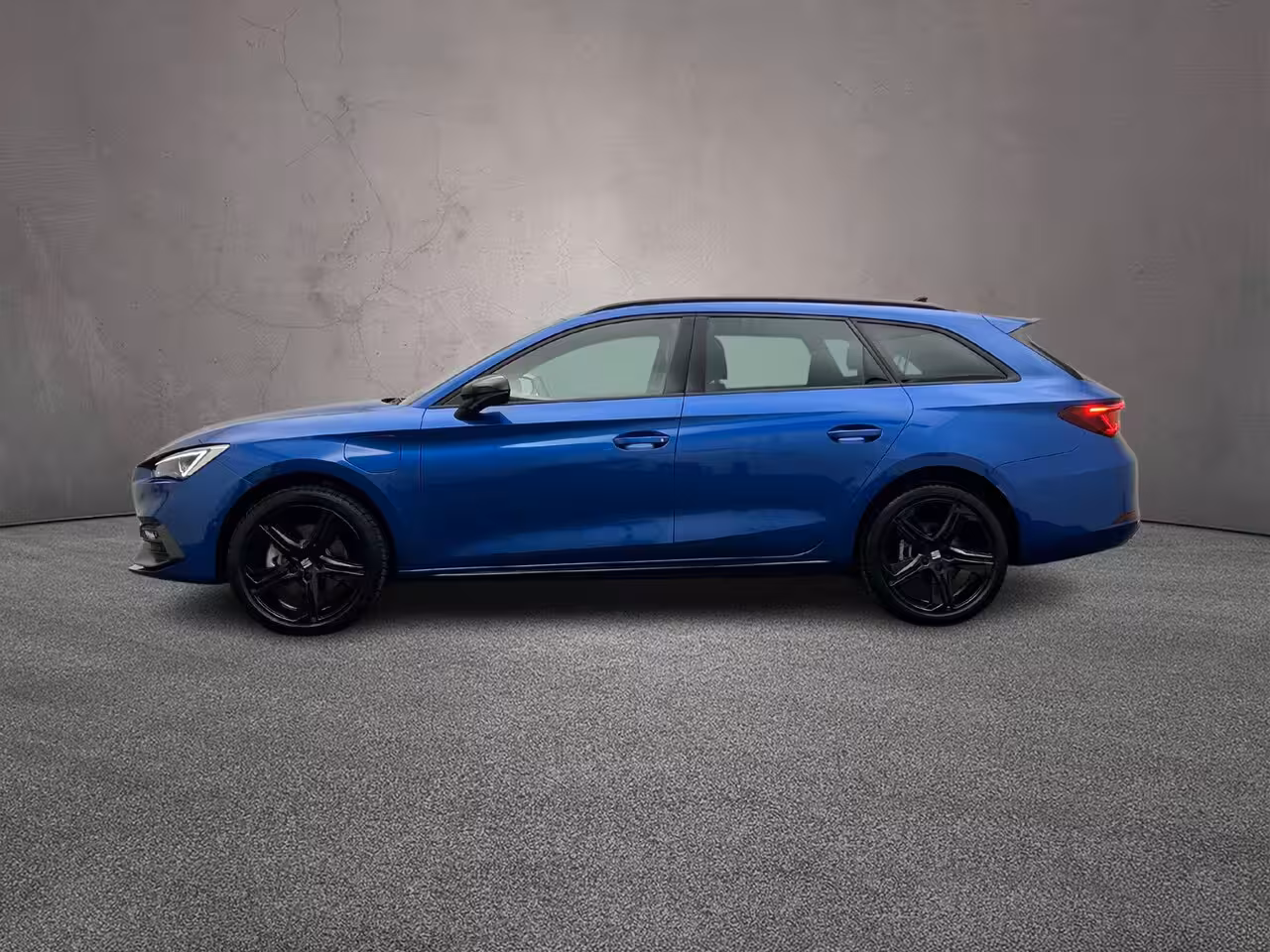 Seat Leon Sportstourer 1.5 TSI eHybrid 204pk FR Business - eHybrid €540, - private lease actie
