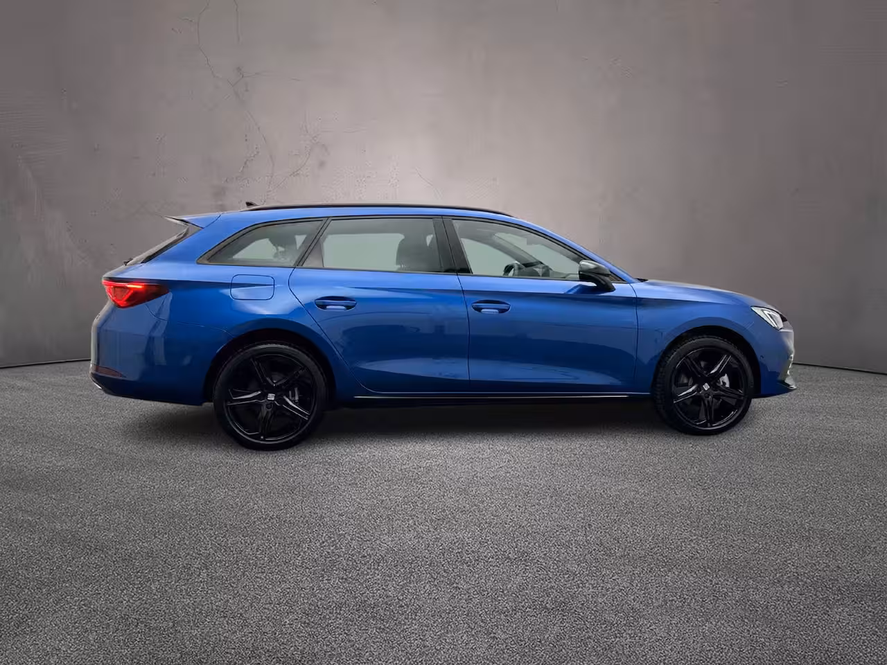 Seat Leon Sportstourer 1.5 TSI eHybrid 204pk FR Business - eHybrid €540, - private lease actie