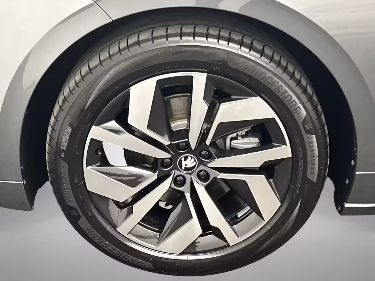 Skoda Enyaq Coupé iV Elektromotor 63 kWh 204pk Sportline €45.490, - incl inruilpremie