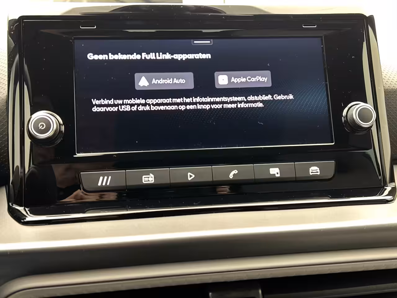 Seat Arona 1.0 TSI 115pk FR Business Connect €478, - private lease of €2.000, - inruilpremie