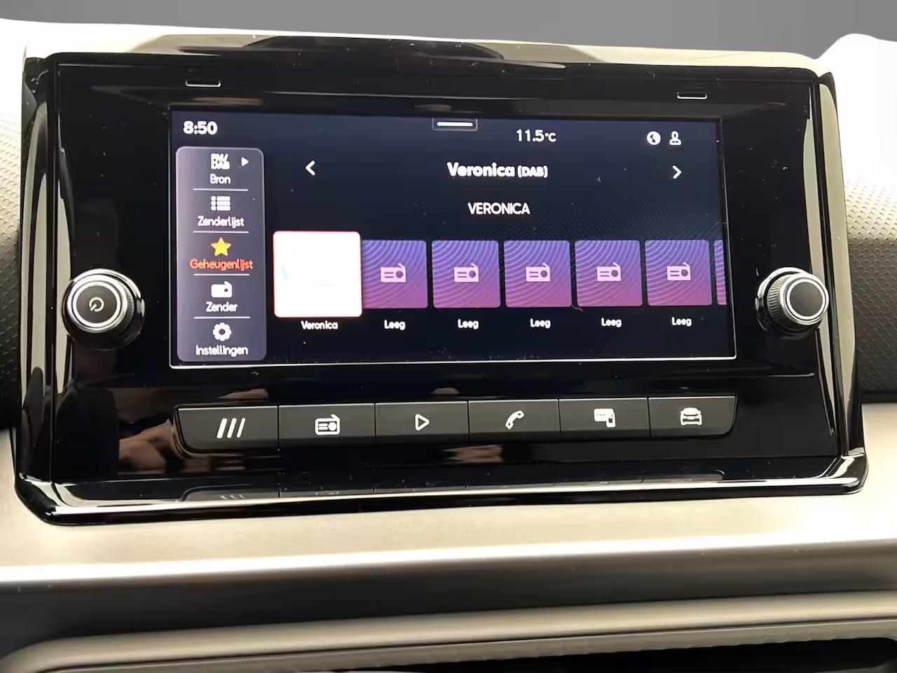 Seat Arona 1.0 TSI 115pk FR Business Connect €478, - private lease of €2.000, - inruilpremie