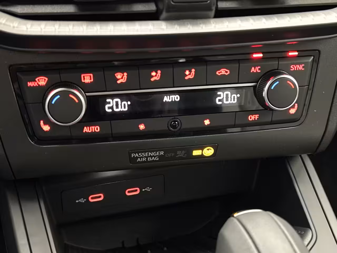 Seat Arona 1.0 TSI 115pk FR Business Connect €478, - private lease of €2.000, - inruilpremie