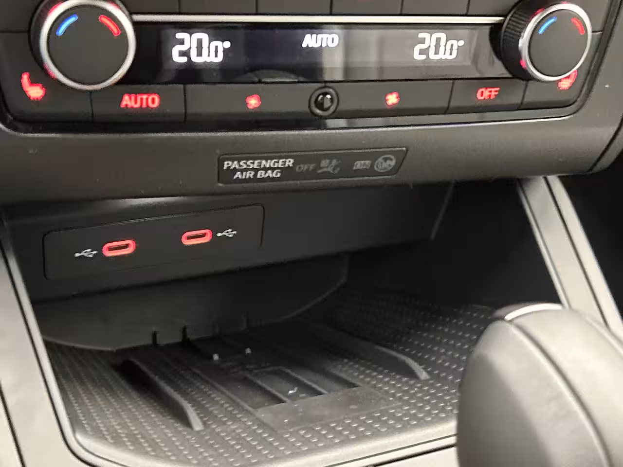 Seat Arona 1.0 TSI 115pk FR Business Connect €478, - private lease of €2.000, - inruilpremie