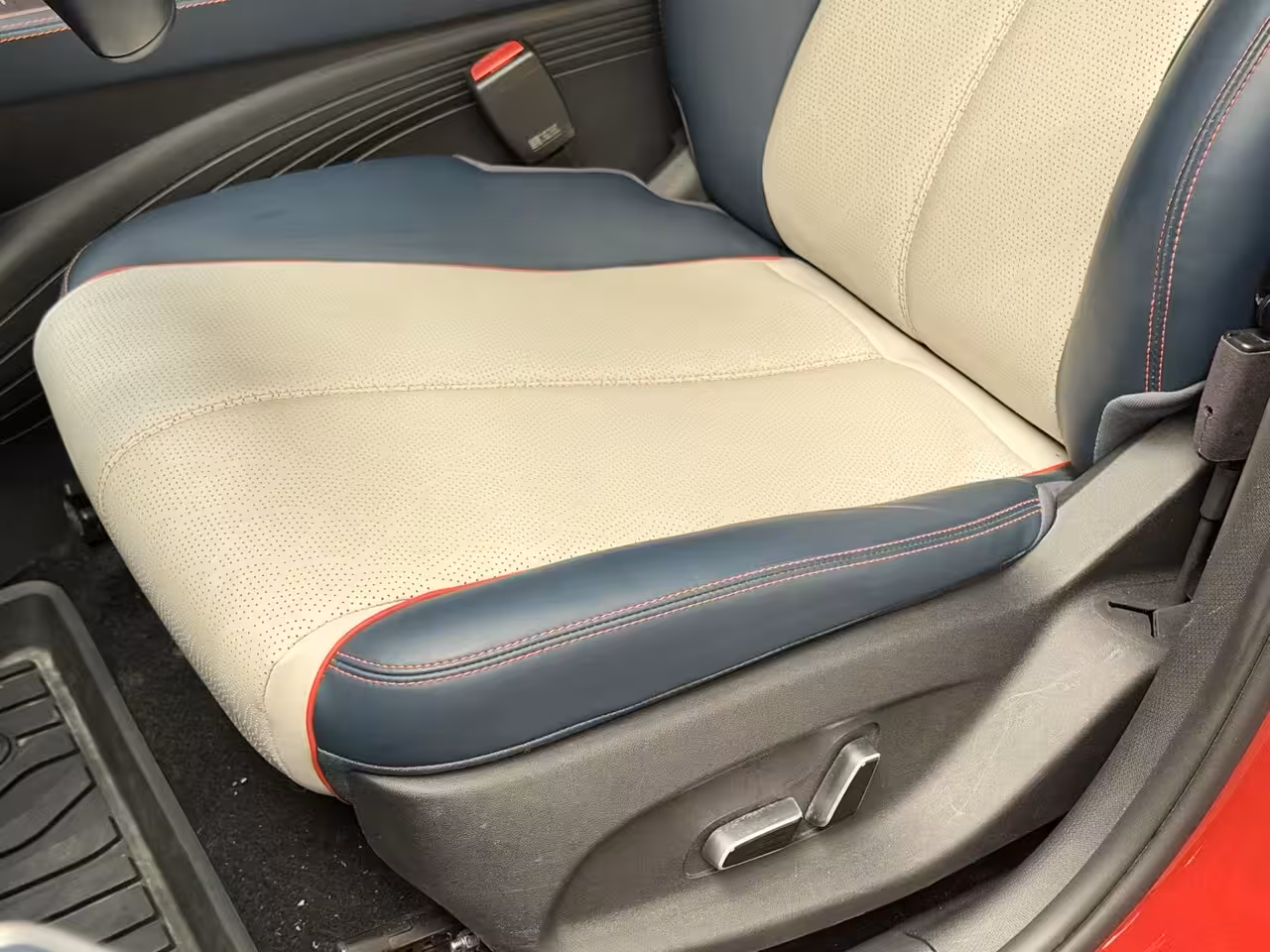 BYD Atto 3 (SOH 93%) DESIGN 60 kWh WLTP 420 KM * 45 STUKS OP VOORRAAD* APPLE CARPLAY/ ANDROID AUTO EL