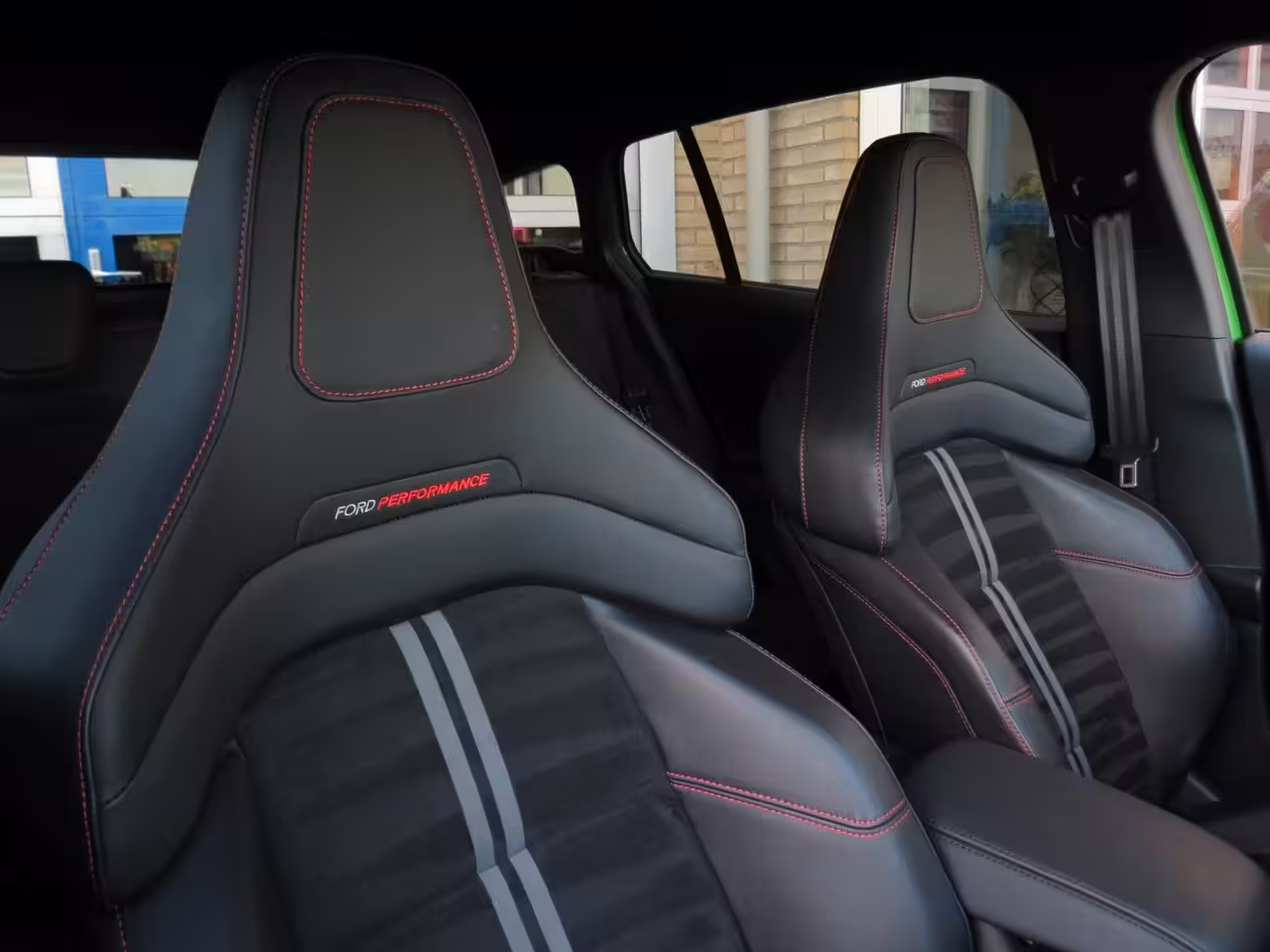 Ford Focus Wagon 2.3 EcoBoost ST-X B&O|Performance Pack|Camera|HUD|Schaalstoelen|Cruise|Car-Play|Navi