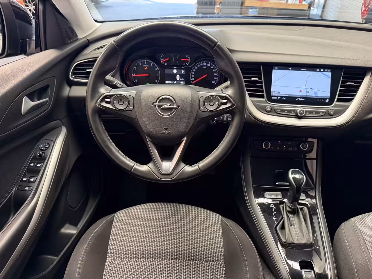 Opel Grandland X 1.2 TURBO BUSINESS EDITION NAVIGATIE CRUISE CONTROL APPLE CARPLAY/ANDROID RIJSTROOKSENSORE