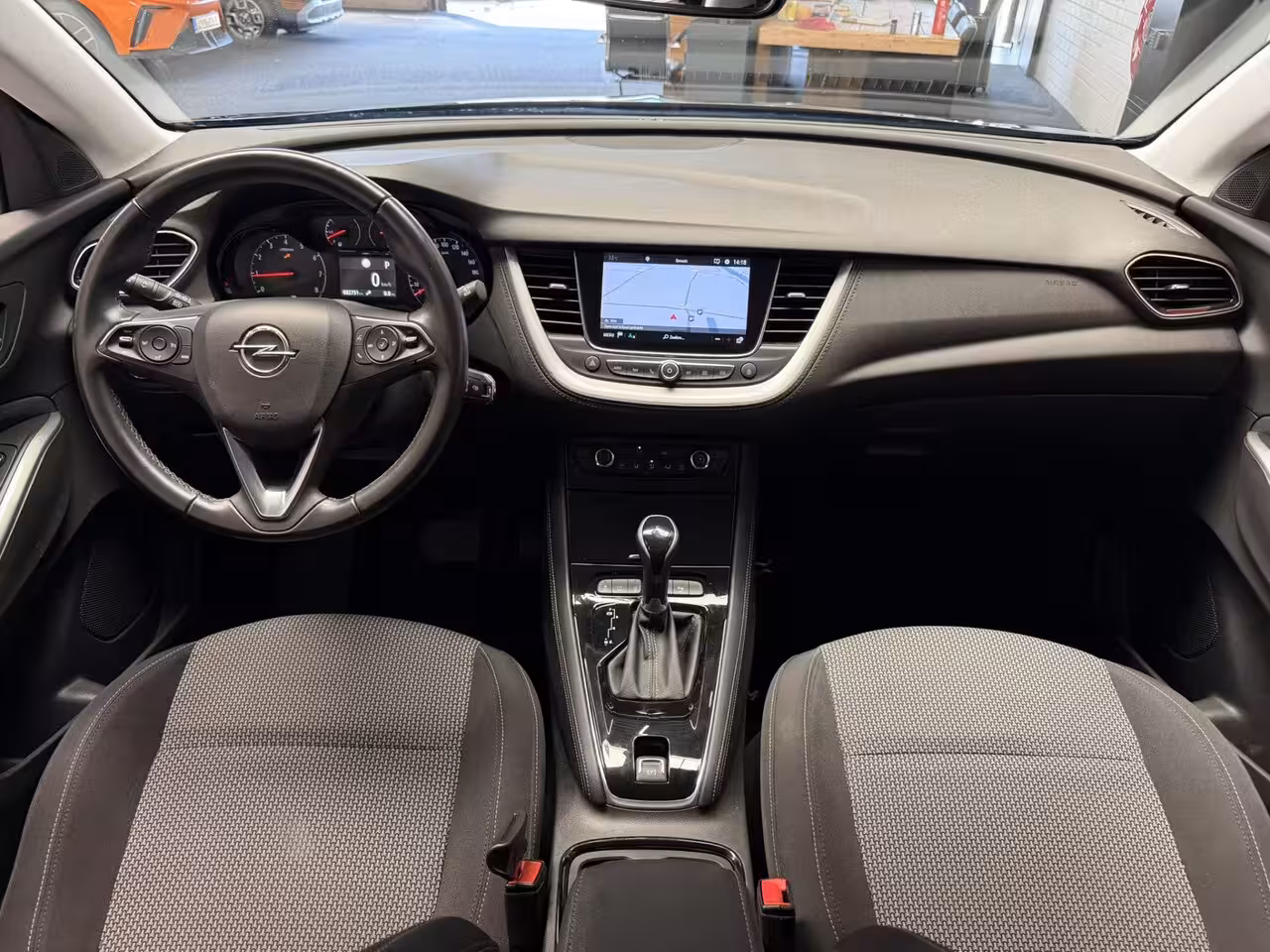 Opel Grandland X 1.2 TURBO BUSINESS EDITION NAVIGATIE CRUISE CONTROL APPLE CARPLAY/ANDROID RIJSTROOKSENSORE