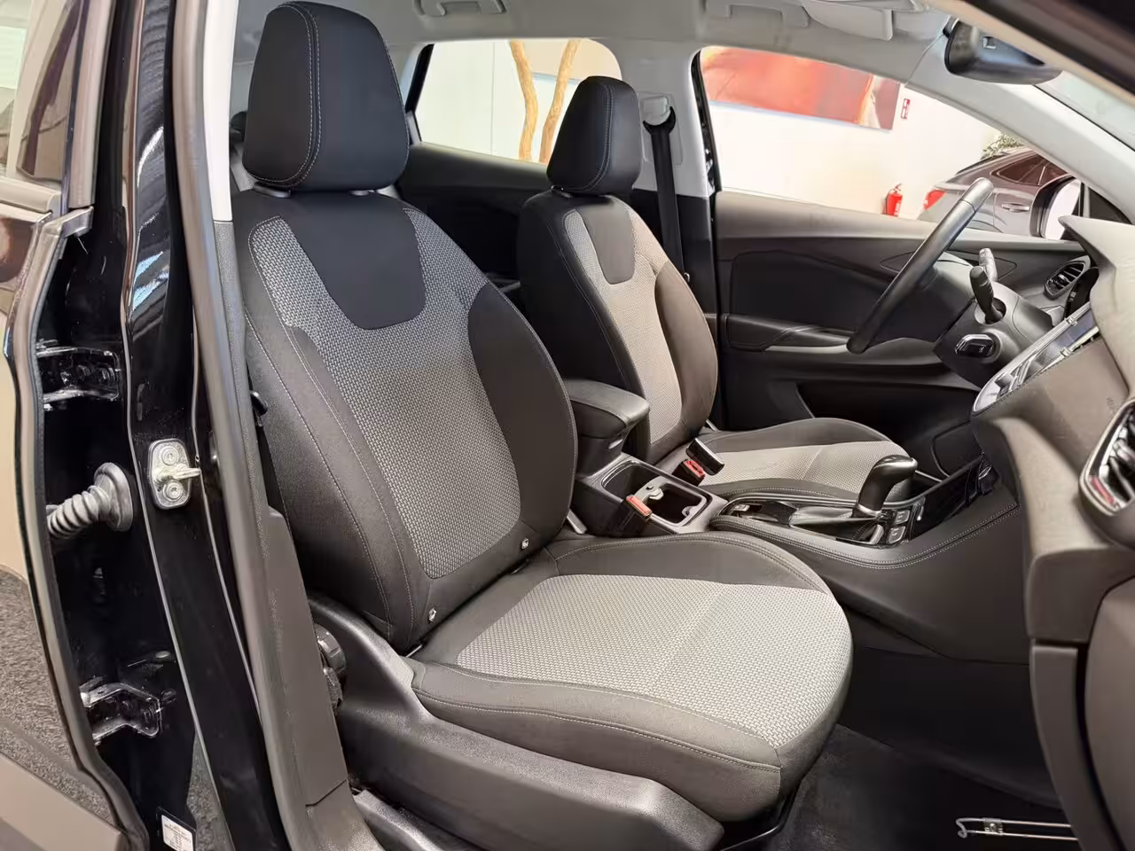 Opel Grandland X 1.2 TURBO BUSINESS EDITION NAVIGATIE CRUISE CONTROL APPLE CARPLAY/ANDROID RIJSTROOKSENSORE