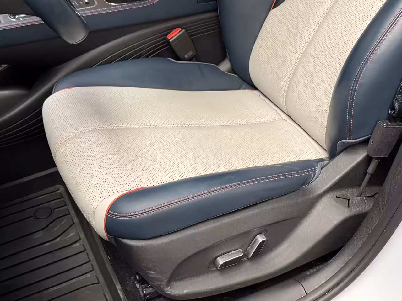 BYD Atto 3 (SOH 96%) DESIGN 60 kWh WLTP 420 KM * 45 STUKS OP VOORRAAD* APPLE CARPLAY/ ANDROID AUTO EL