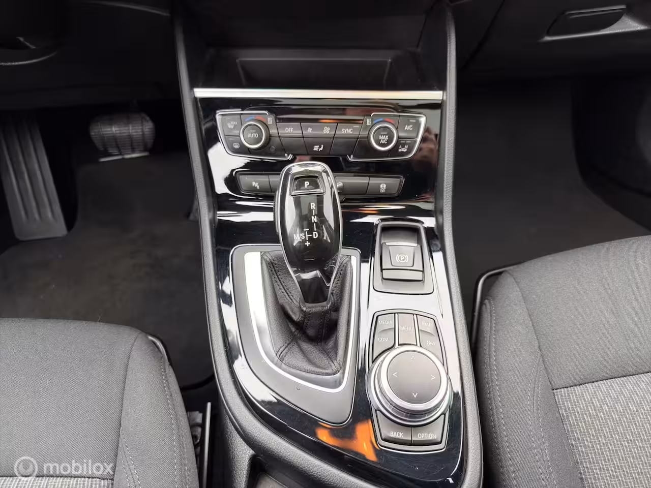 BMW 2-serie Gran Tourer 218i Executive / Panoramadak