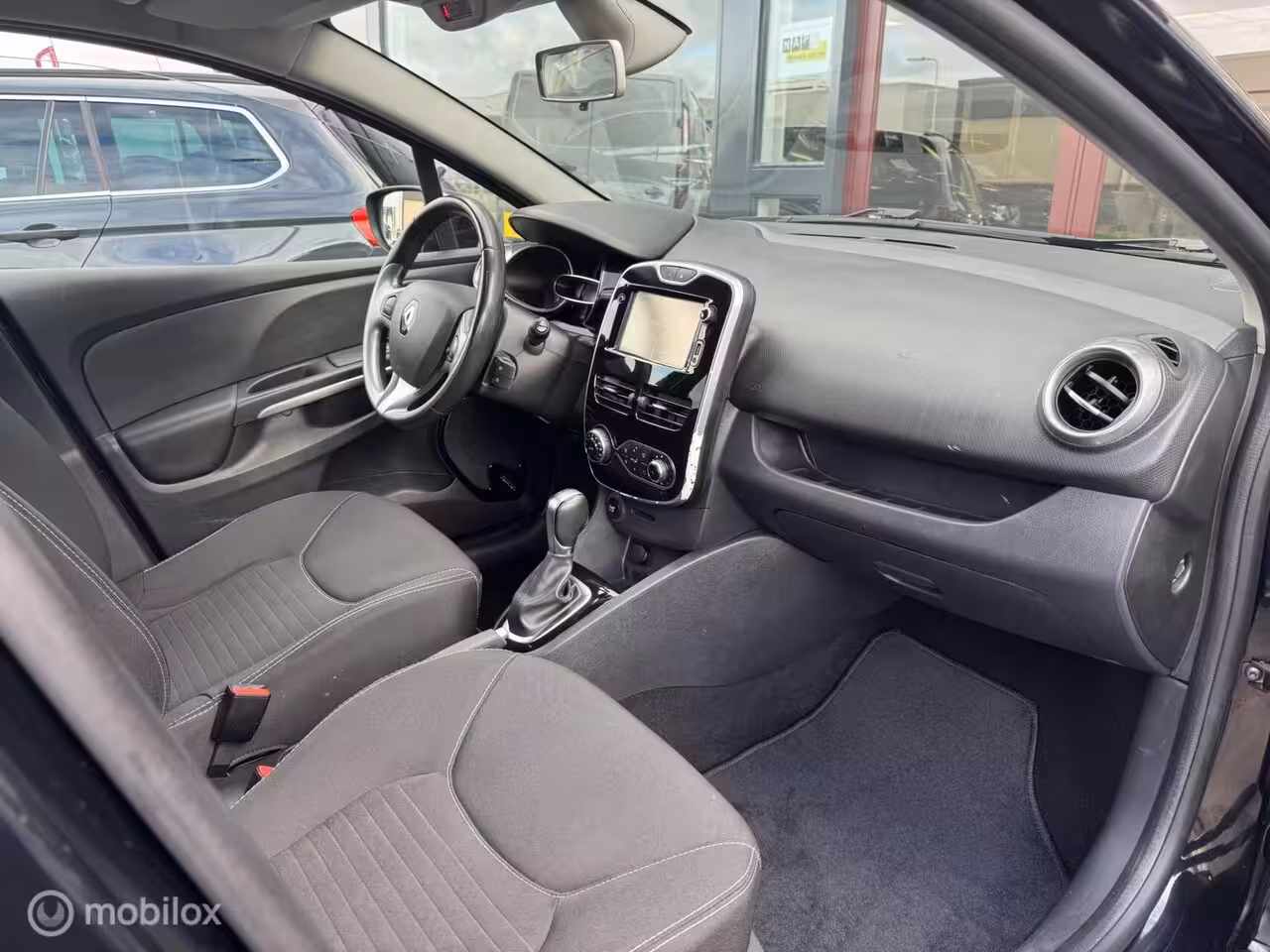 Renault Clio Estate 1.2 TCe Intens / Limited
