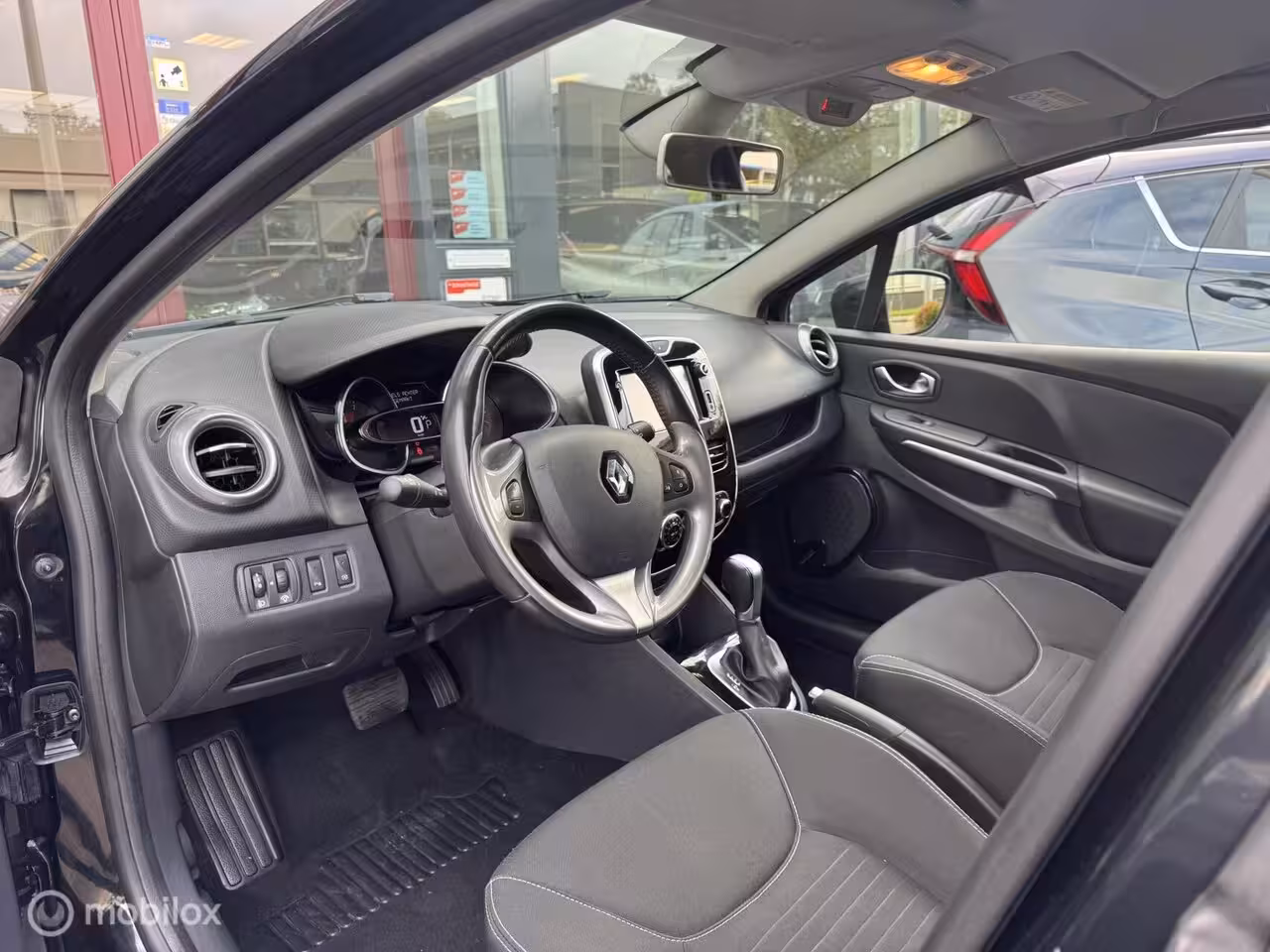 Renault Clio Estate 1.2 TCe Intens / Limited