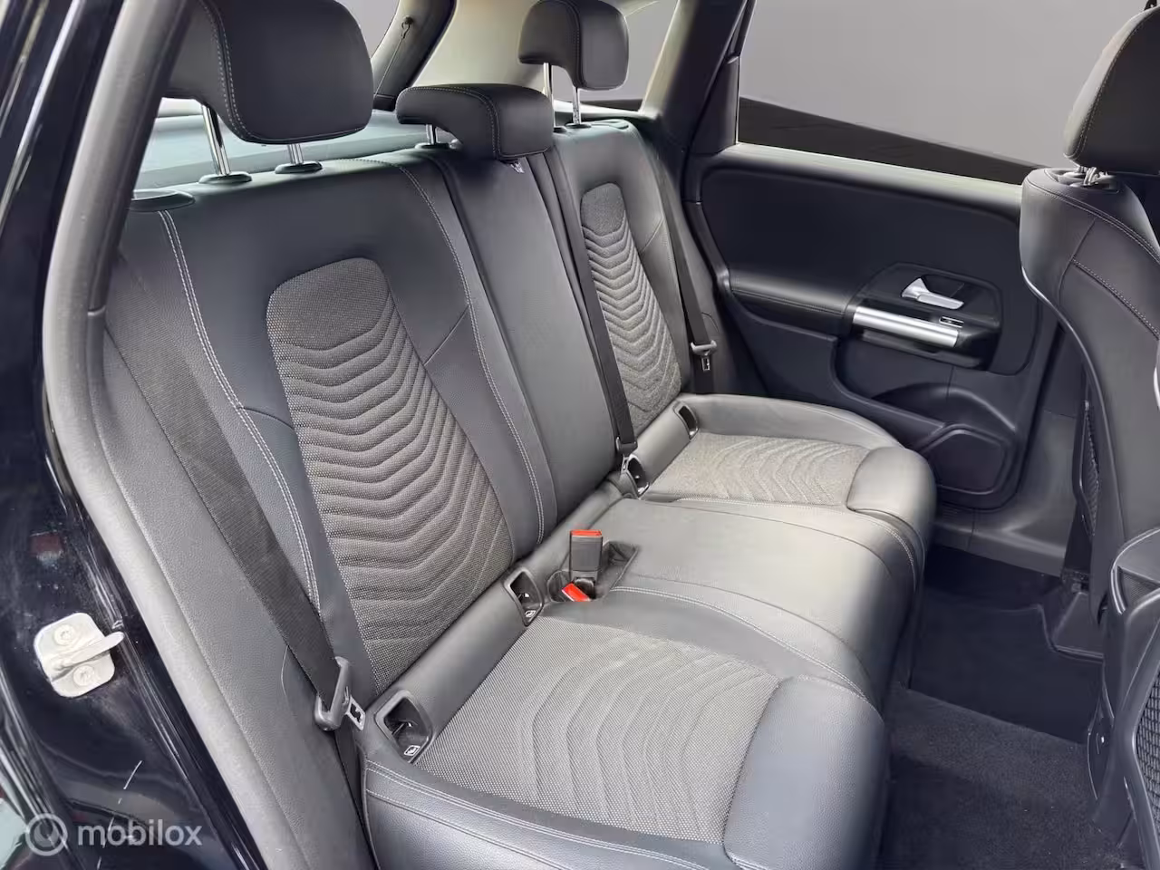 Mercedes-Benz B-klasse 180 Luxury Line | Carplay | trekhaak | etc