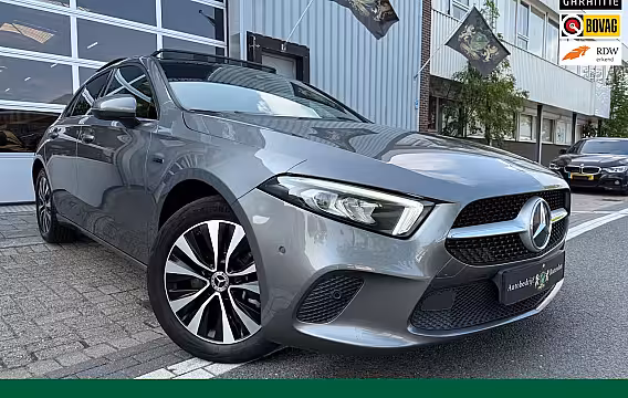 Mercedes-Benz A-klasse 250 e AMG LED/PDC/CAM/LM17/LEER/NAVI