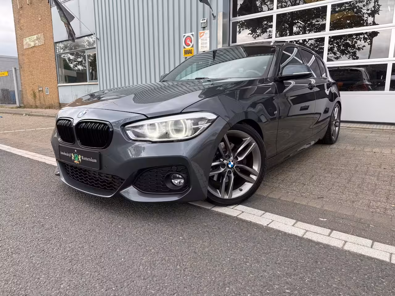 BMW 1-serie 125d High Executive PDC/CAM/LEER/NAV/LMV-18/PANO