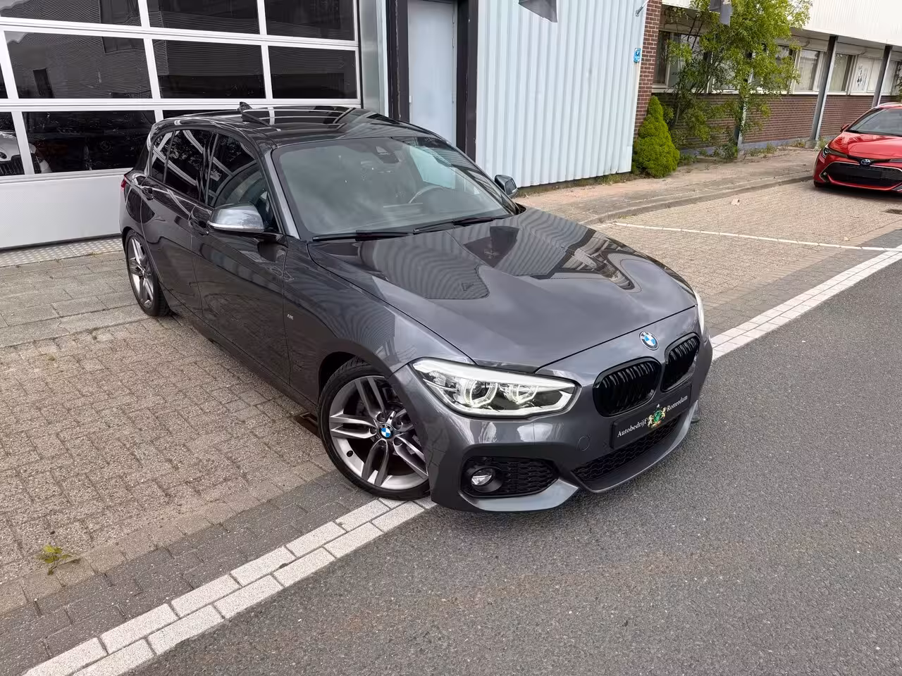 BMW 1-serie 125d High Executive PDC/CAM/LEER/NAV/LMV-18/PANO