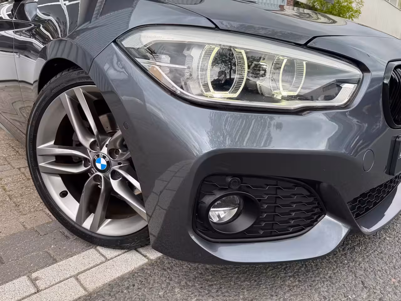 BMW 1-serie 125d High Executive PDC/CAM/LEER/NAV/LMV-18/PANO