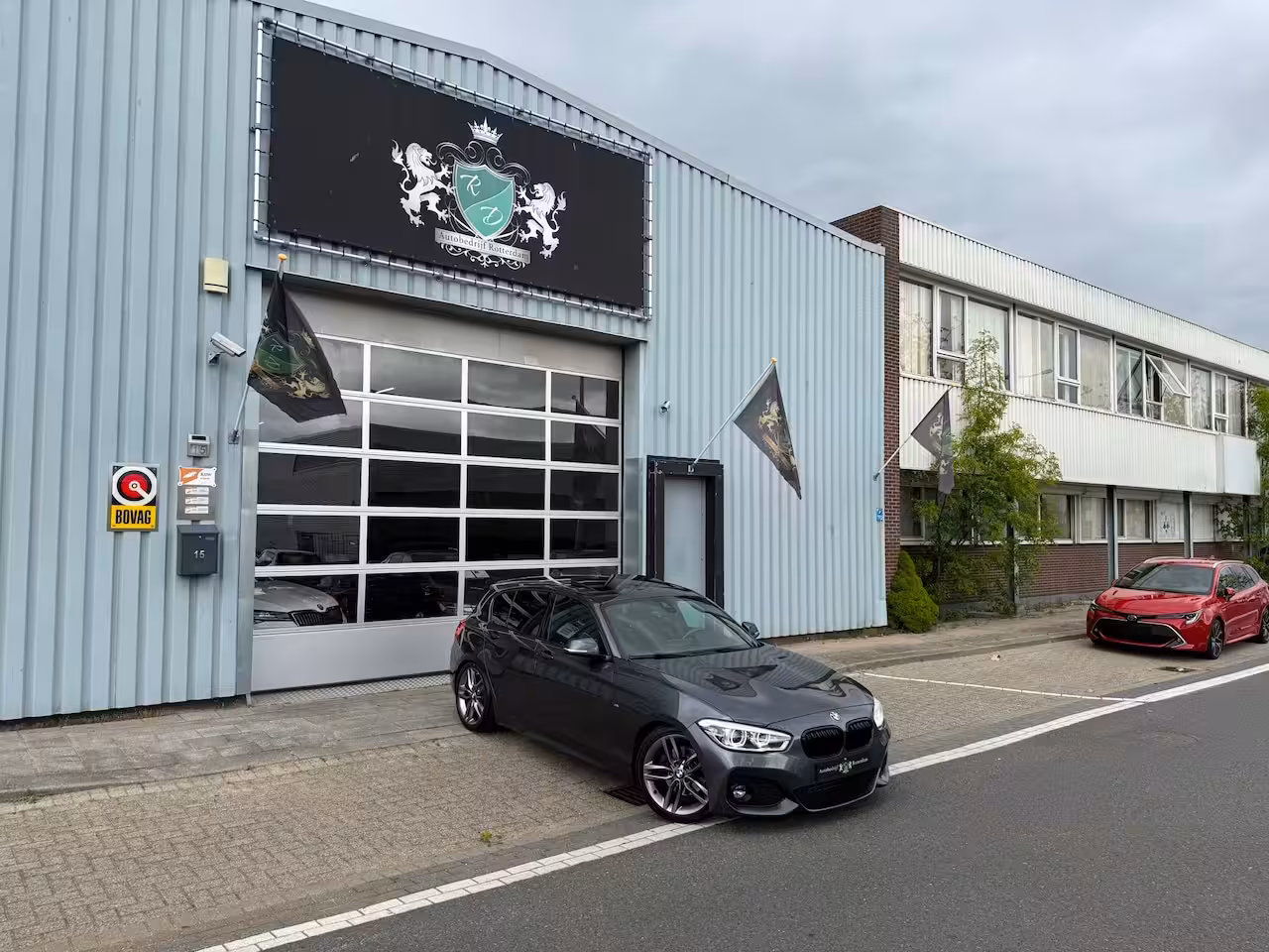 BMW 1-serie 125d High Executive PDC/CAM/LEER/NAV/LMV-18/PANO