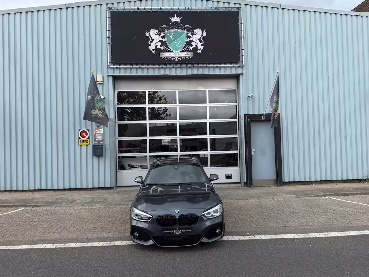 BMW 1-serie 125d High Executive PDC/CAM/LEER/NAV/LMV-18/PANO