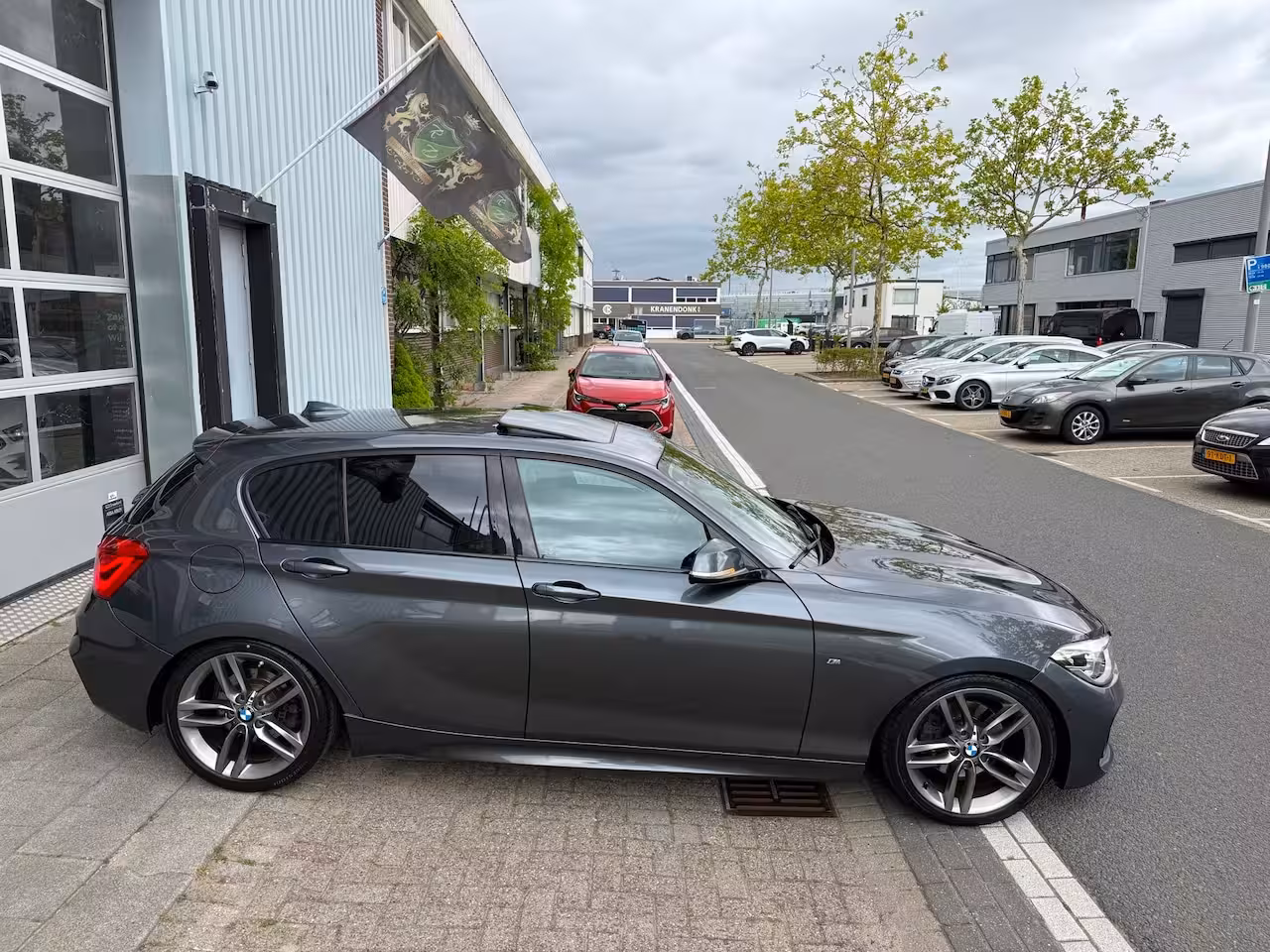 BMW 1-serie 125d High Executive PDC/CAM/LEER/NAV/LMV-18/PANO