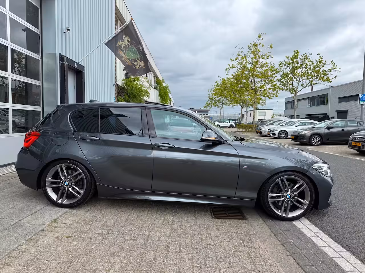 BMW 1-serie 125d High Executive PDC/CAM/LEER/NAV/LMV-18/PANO