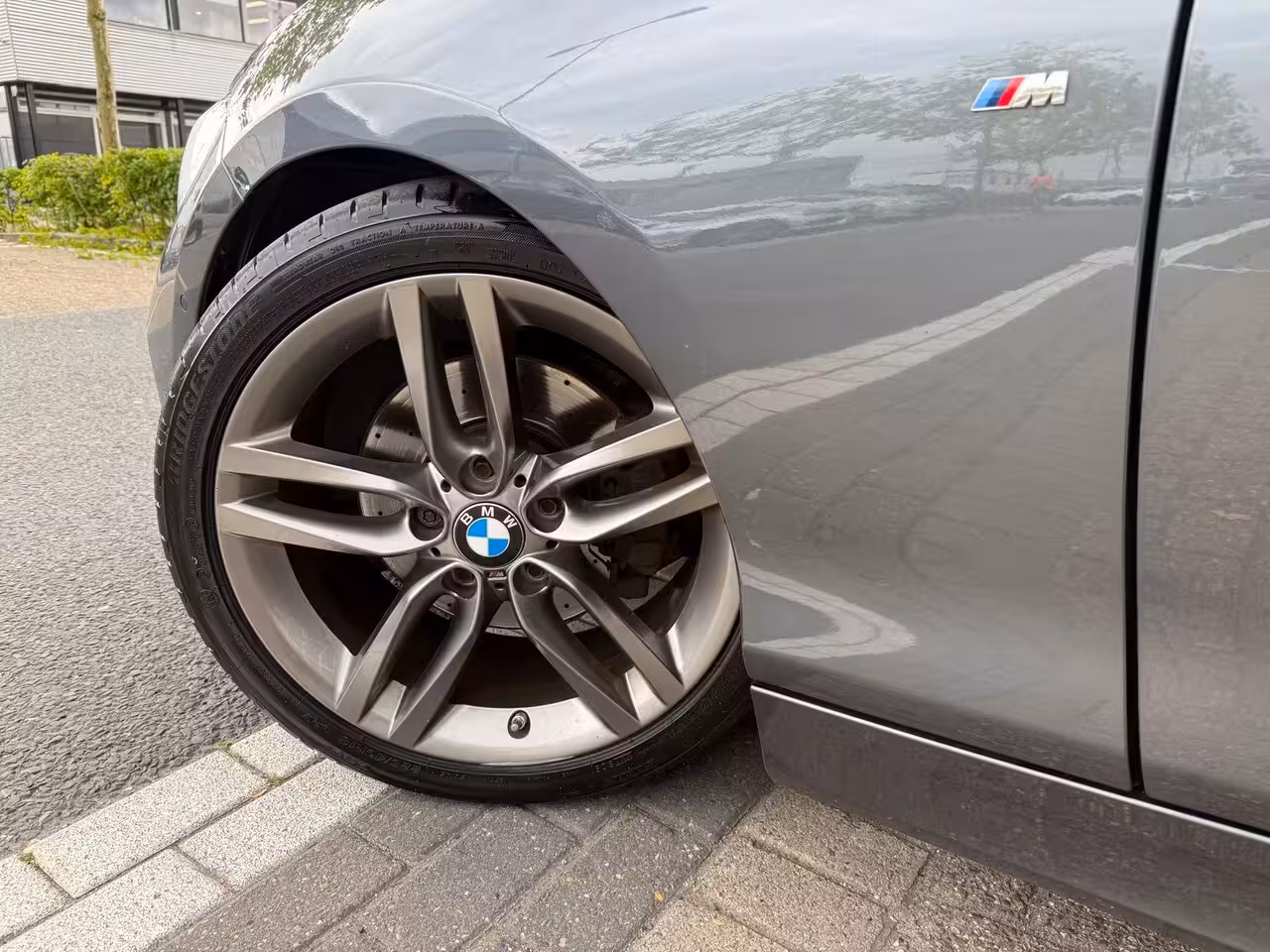BMW 1-serie 125d High Executive PDC/CAM/LEER/NAV/LMV-18/PANO