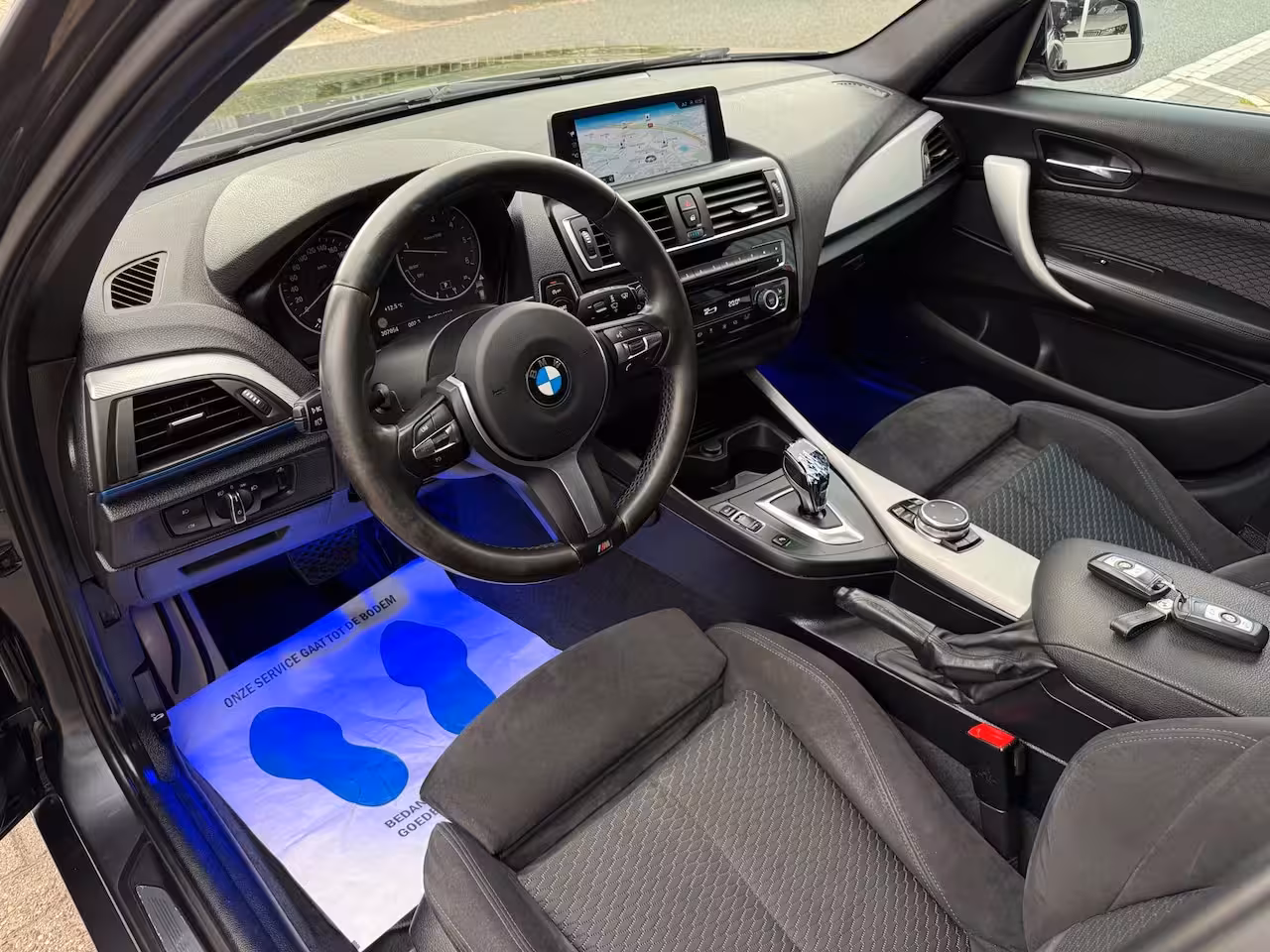 BMW 1-serie 125d High Executive PDC/CAM/LEER/NAV/LMV-18/PANO