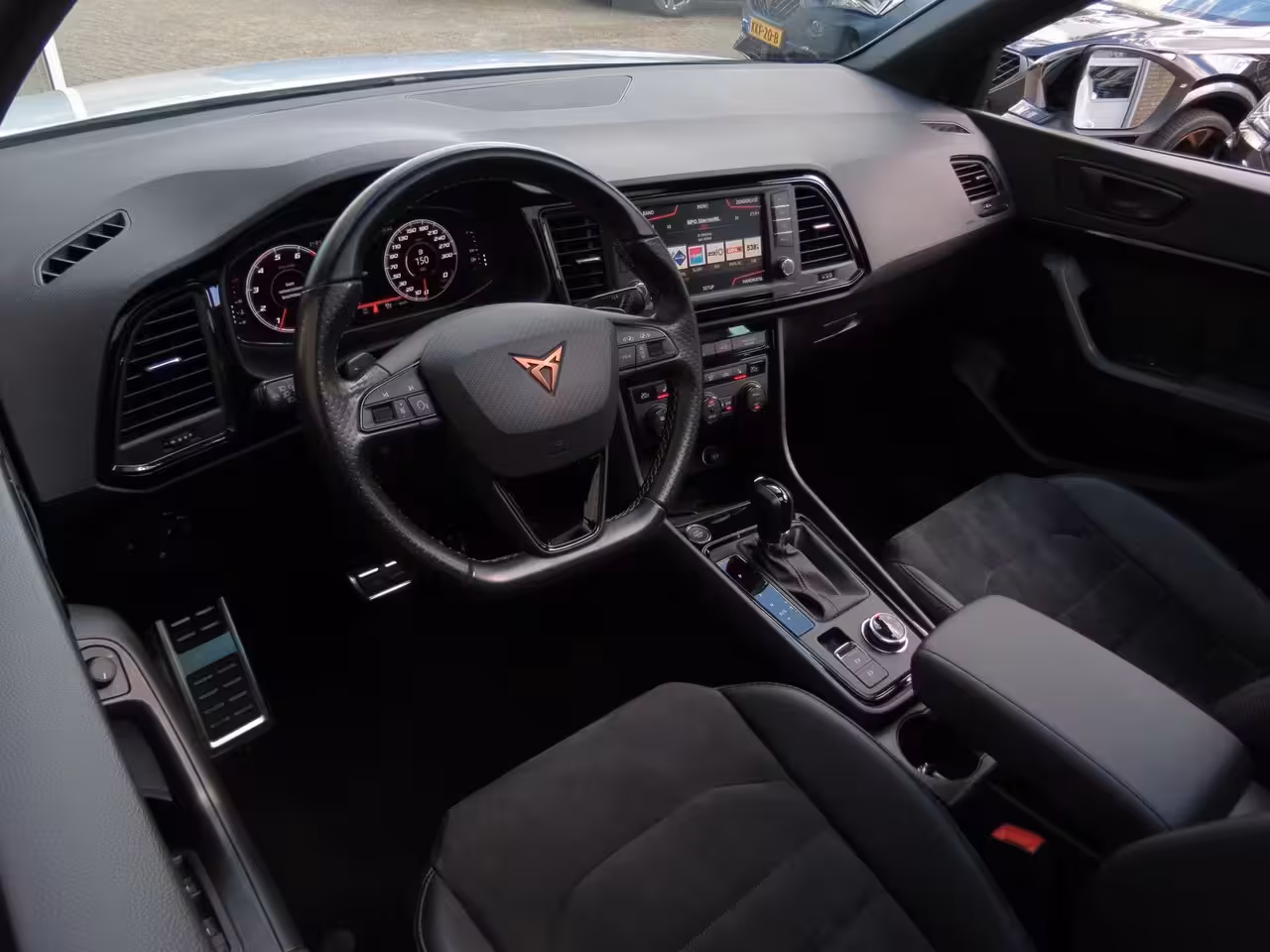 Cupra Ateca 2.0 TSI 300 4DRIVE 360 Camera|PANO|BEATS Audio|CarPlay|Navi|Winter Pakket|DiGi-Dash|Clima|