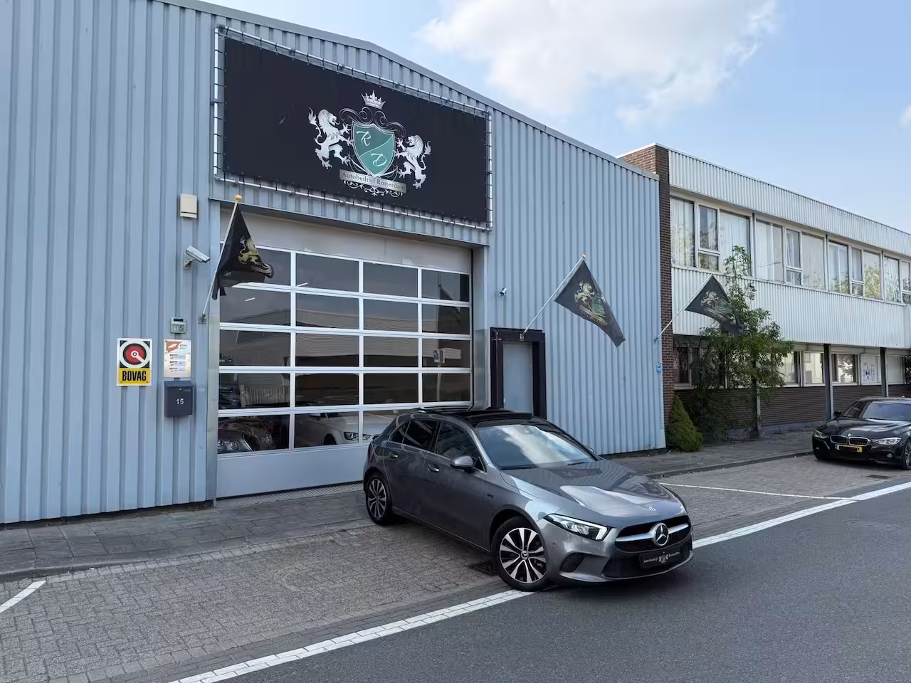 Mercedes-Benz A-klasse 250 e AMG LED/PDC/CAM/LM17/LEER/NAVI