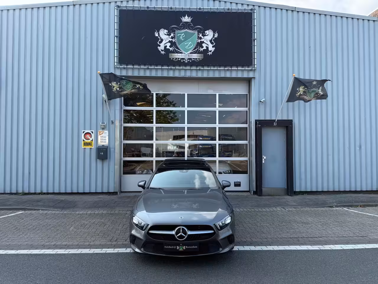Mercedes-Benz A-klasse 250 e AMG LED/PDC/CAM/LM17/LEER/NAVI
