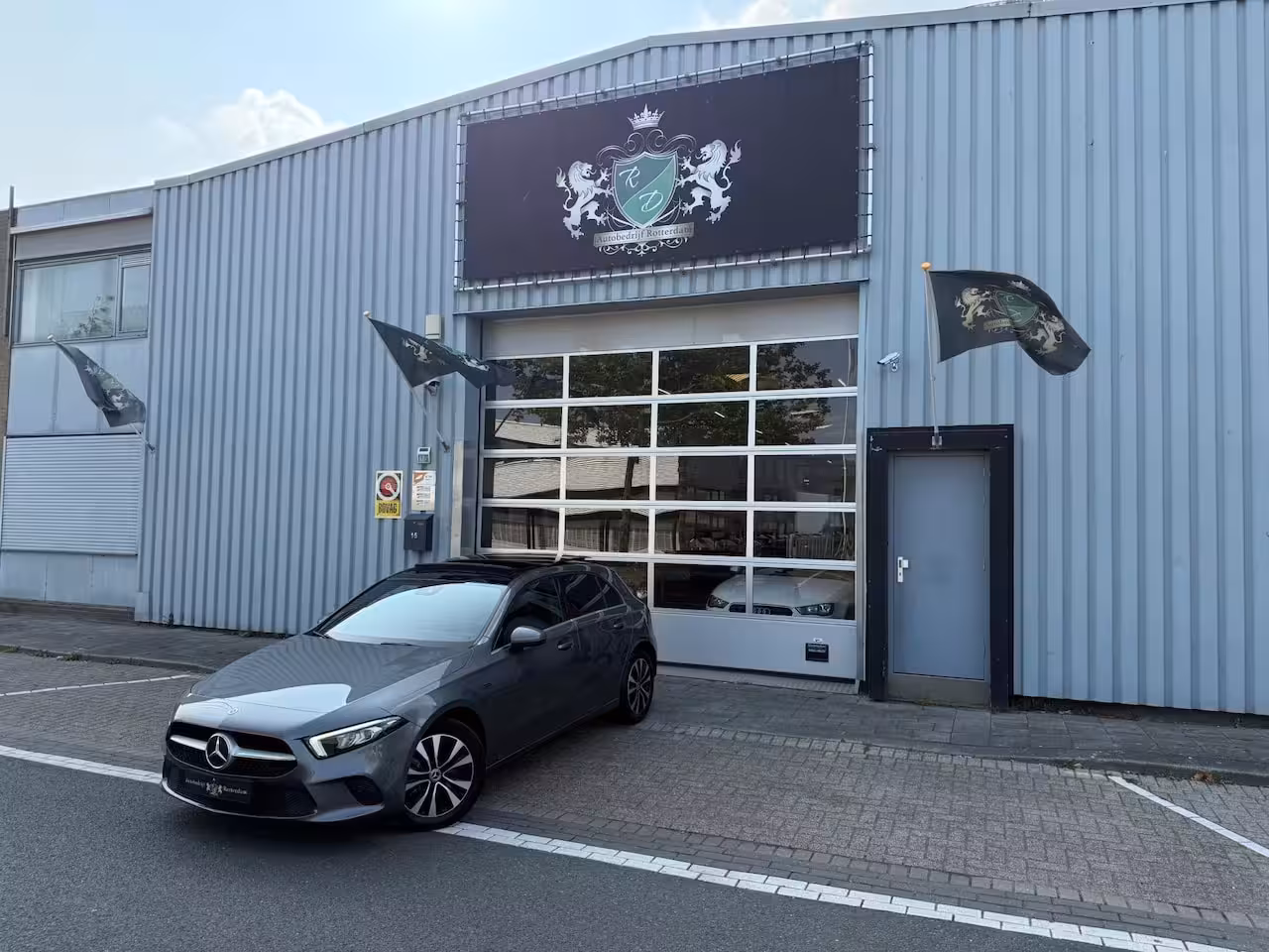 Mercedes-Benz A-klasse 250 e AMG LED/PDC/CAM/LM17/LEER/NAVI