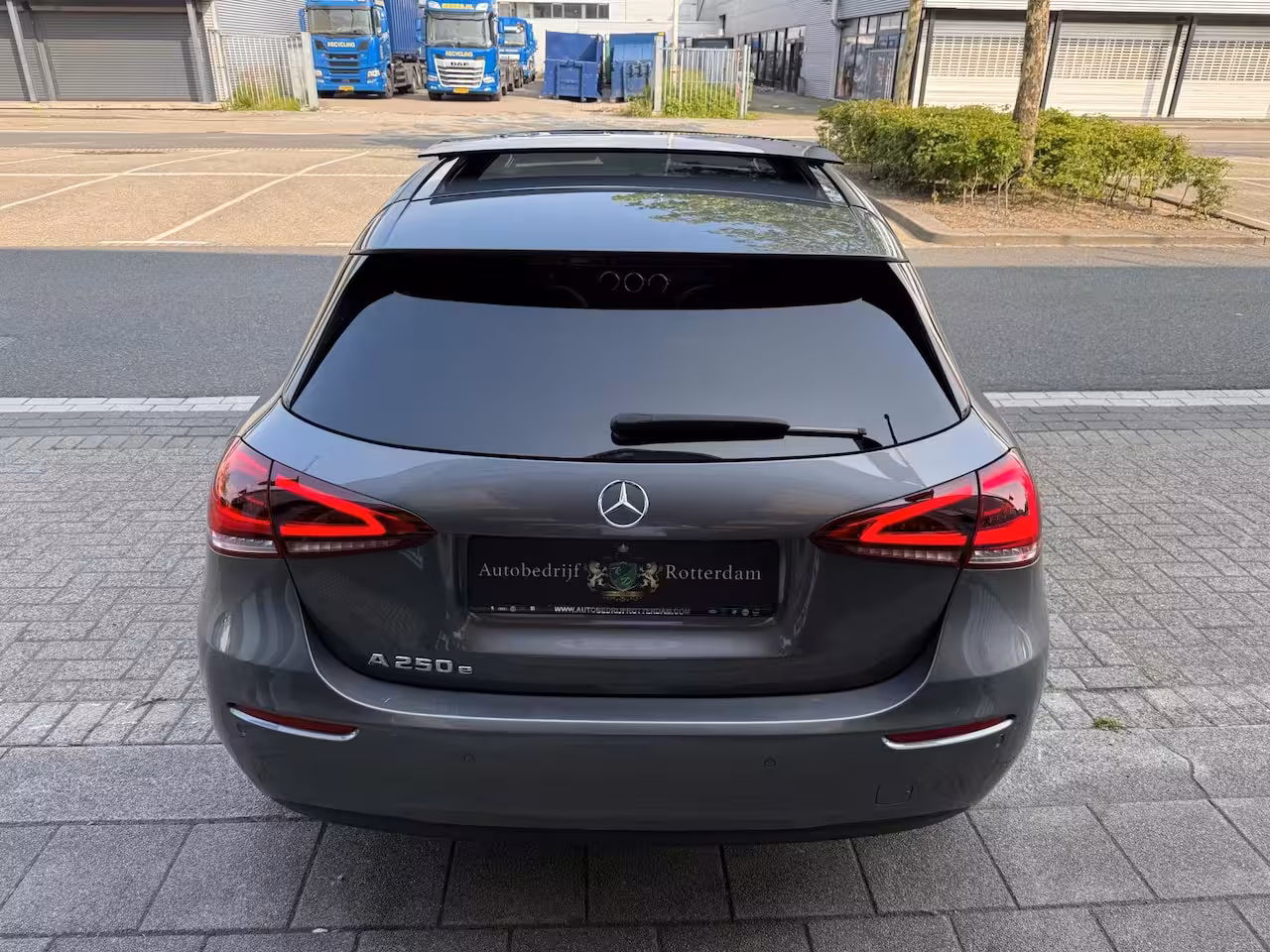 Mercedes-Benz A-klasse 250 e AMG LED/PDC/CAM/LM17/LEER/NAVI
