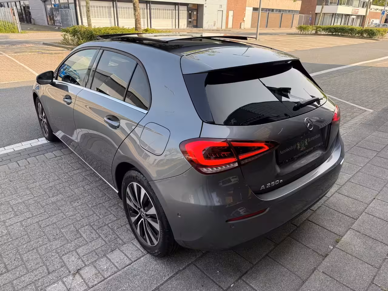 Mercedes-Benz A-klasse 250 e AMG LED/PDC/CAM/LM17/LEER/NAVI