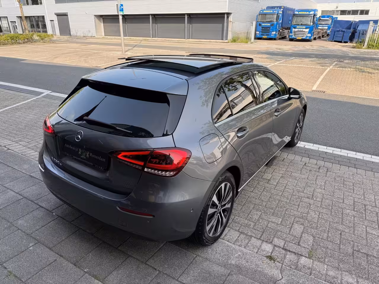 Mercedes-Benz A-klasse 250 e AMG LED/PDC/CAM/LM17/LEER/NAVI
