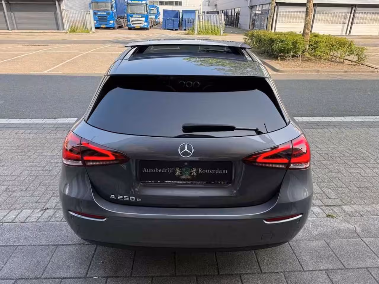 Mercedes-Benz A-klasse 250 e AMG LED/PDC/CAM/LM17/LEER/NAVI