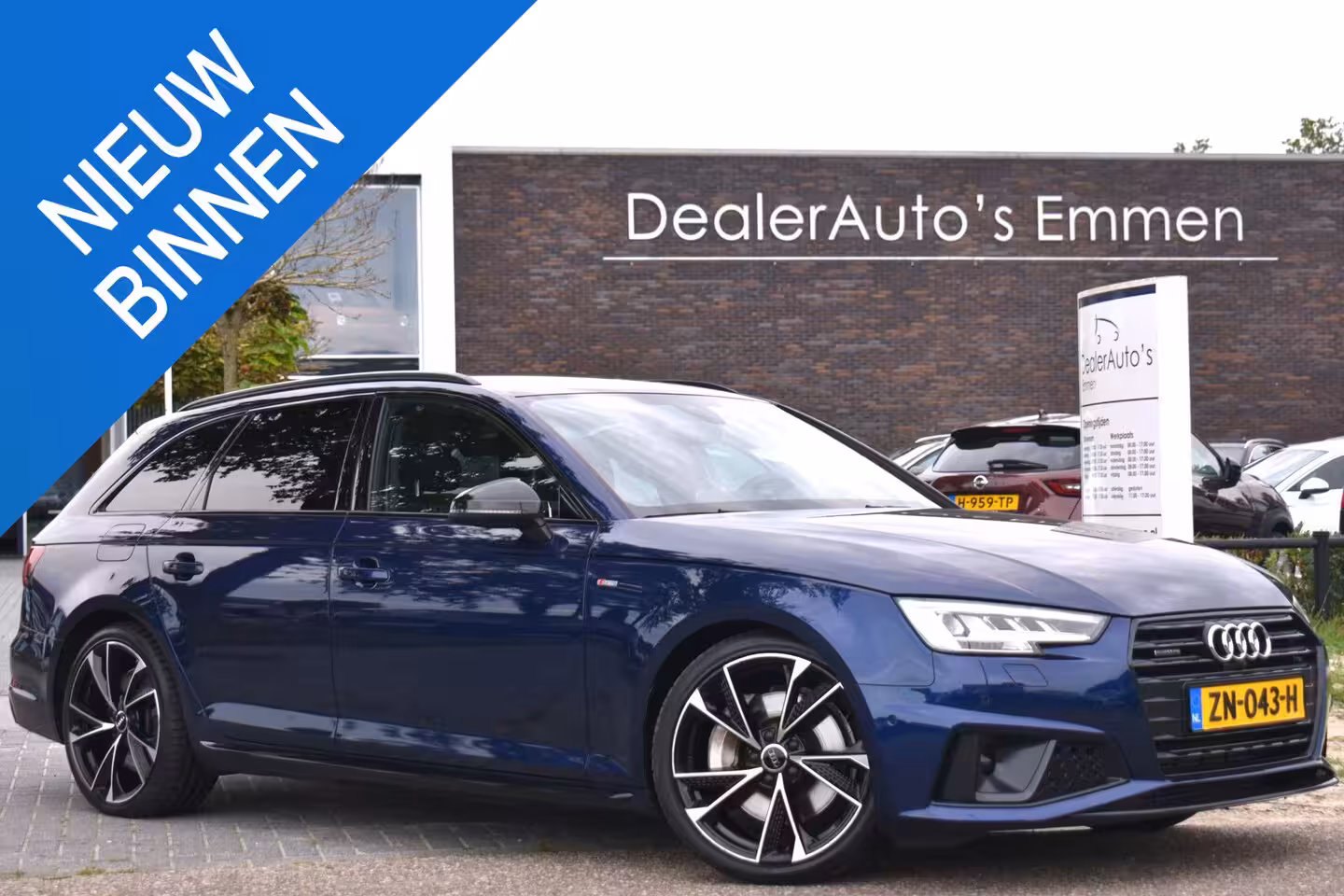 Audi A4 Avant 45 TFSI quattro Sport S line black edition
