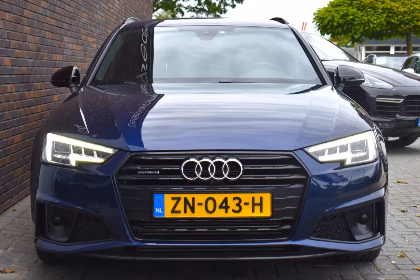 Audi A4 Avant 45 TFSI quattro Sport S line black edition