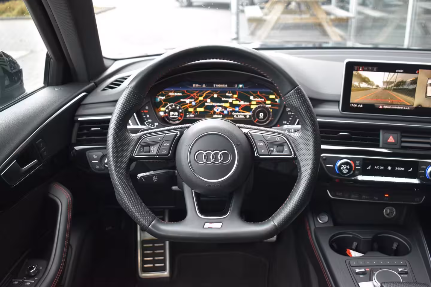 Audi A4 Avant 45 TFSI quattro Sport S line black edition