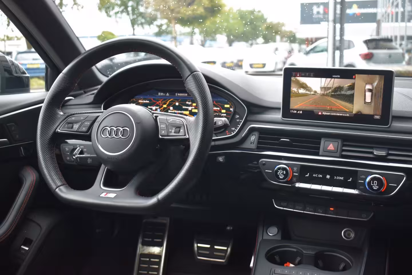Audi A4 Avant 45 TFSI quattro Sport S line black edition