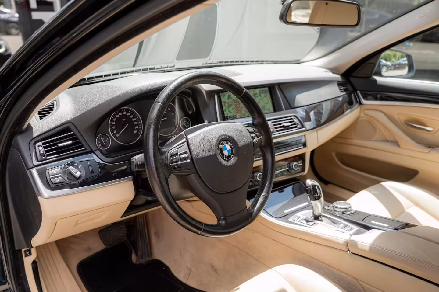 BMW 5-serie Touring 520i Executive CRUISE CONTROL/GOED ONDERHOUDEN/LEDER/STOELVERWARMING/ACHTERUITRIJCAMERA