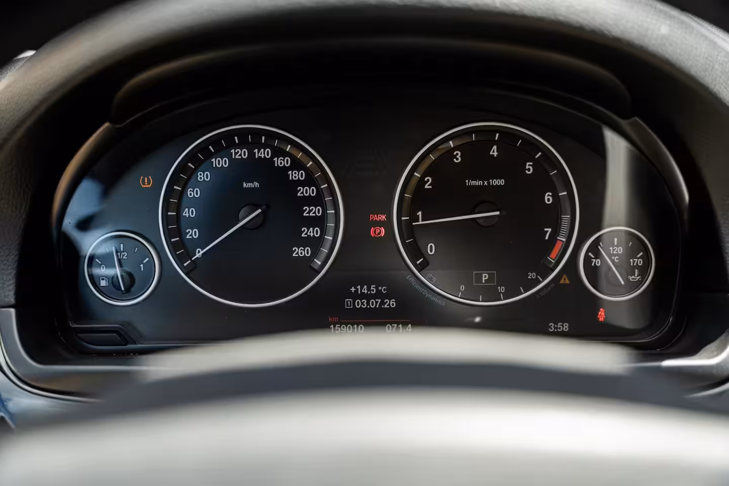 BMW 5-serie Touring 520i Executive CRUISE CONTROL/GOED ONDERHOUDEN/LEDER/STOELVERWARMING/ACHTERUITRIJCAMERA