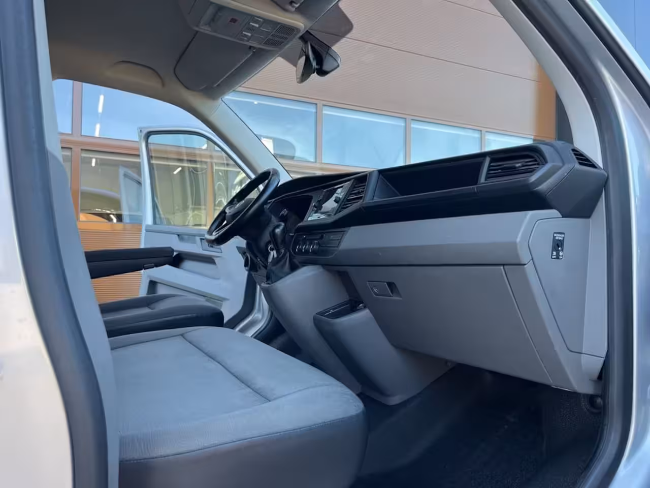 Volkswagen Transporter T6.1 2.0 TDI 150PK E6 L2 Comfortline 3p Lease €389 p/m, Airco, Carplay, PDC V+A, Onderhoud