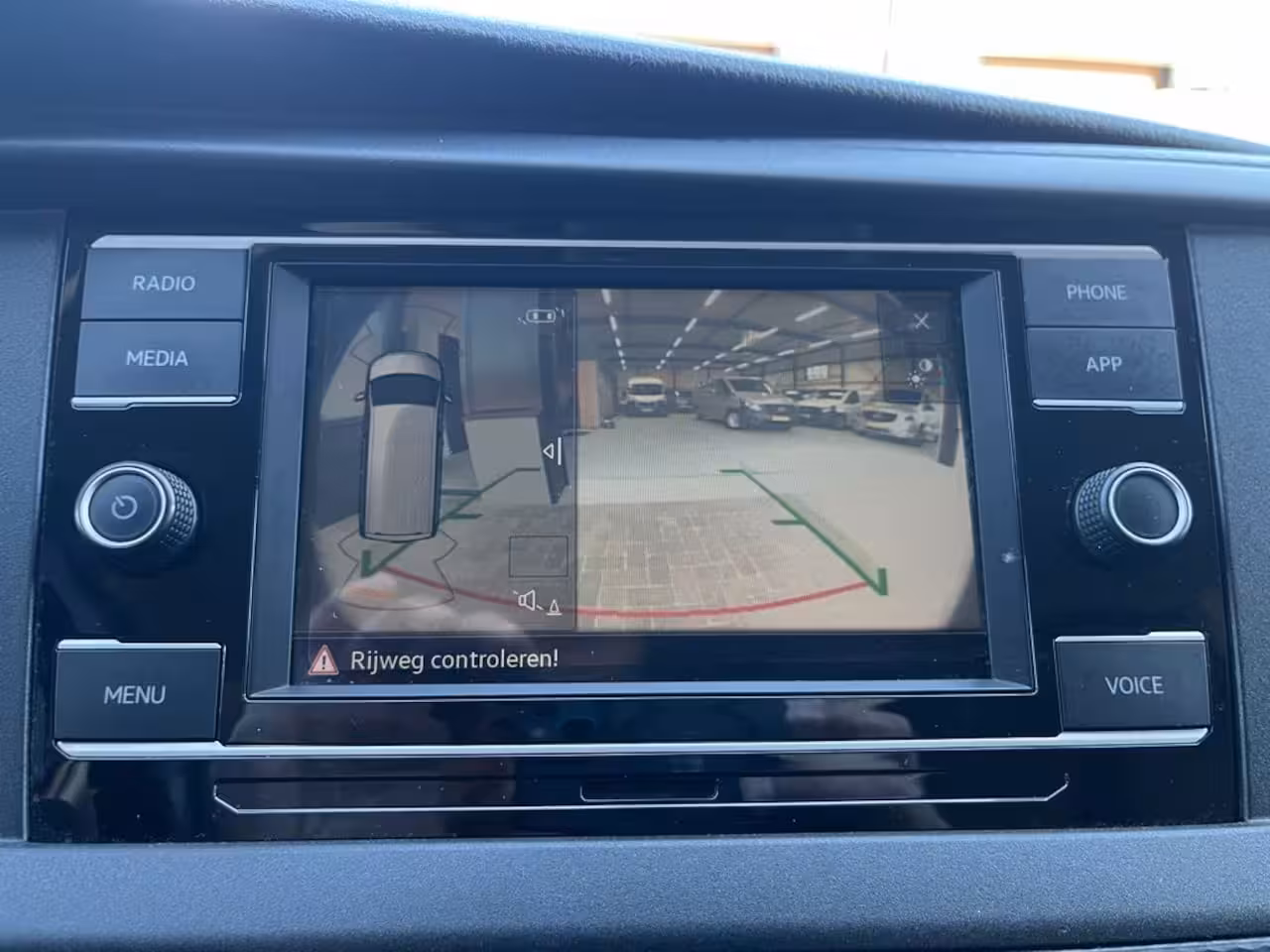 Volkswagen Transporter T6.1 2.0 TDI 150PK E6 L2 Comfortline 3p Lease €389 p/m, Airco, Carplay, PDC V+A, Onderhoud