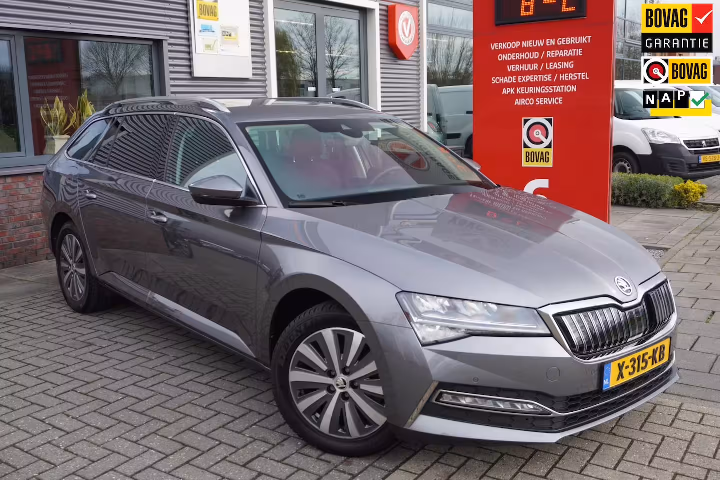 Skoda Superb Combi 1.4 TSI iV Business Edition / ACC / Memory / Carplay / Stoelverwarming / Trekhaak