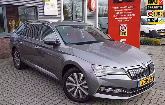 Skoda Superb Combi 1.4 TSI iV Business Edition / ACC / Memory / Carplay / Stoelverwarming / Trekhaak